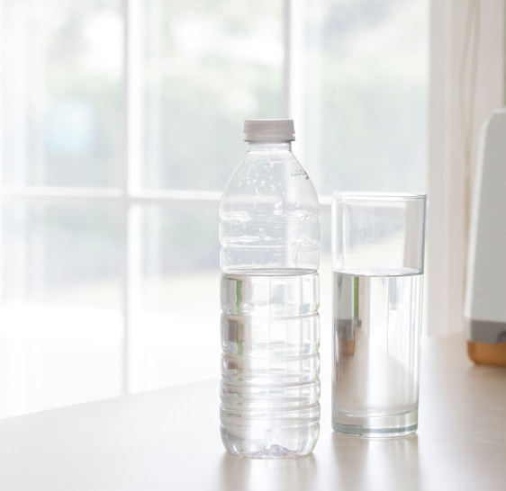 moving in summer is a ton of work, and it's easy to get dehydrated (even if you're just supervising!) keep cold drinks unpacked at both sides of your move.